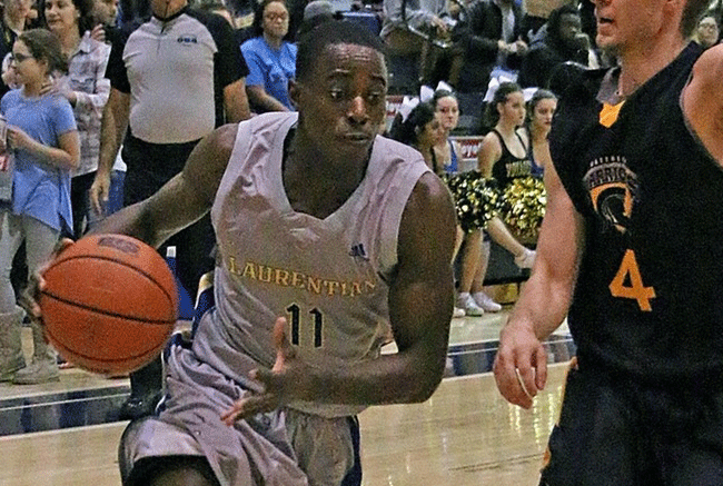 Voyageurs snatch playoff W over Varsity Blues