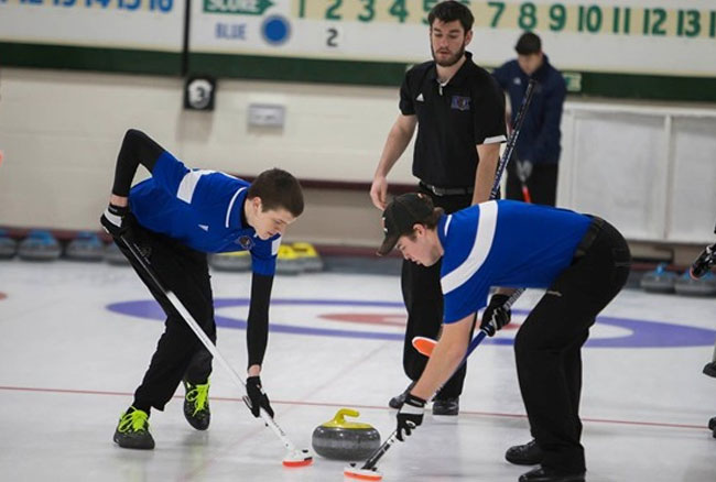 Front runners gain seperation on Day 2 of OUA Curling Championships