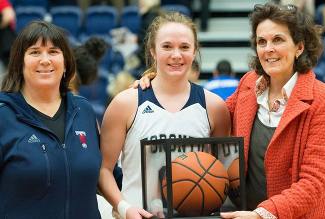 W-BASKETBALL ROUNDUP: Stratton becomes Varsity Blues all-time career regular season scoring leader