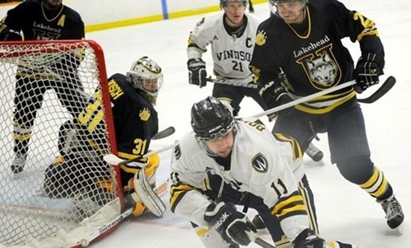 MEN'S HOCKEY ROUNDUP: Lancers sweep Thunderwolves to advance to Queen's Cup
