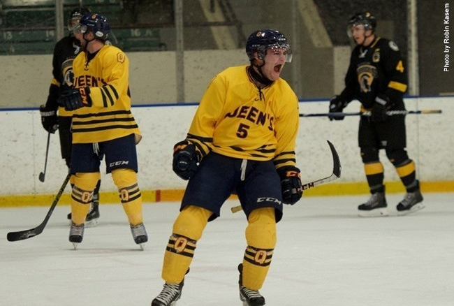 M-HOCKEY ROUNDUP: Gaels snap Warriors win streak at 9 games