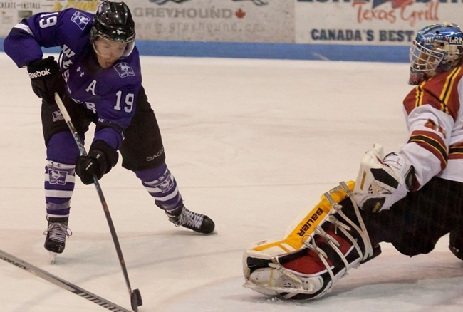 AROUND OUA: Western fends off late Gryphons push for fifth straight victory