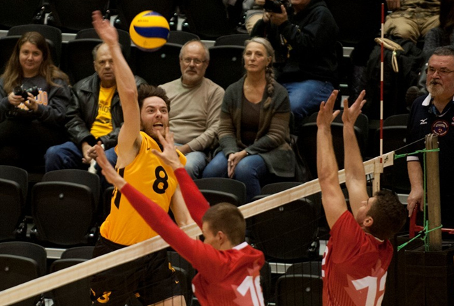 AROUND OUA: Cok, Simone lead Warriors past Gaels for sixth straight win