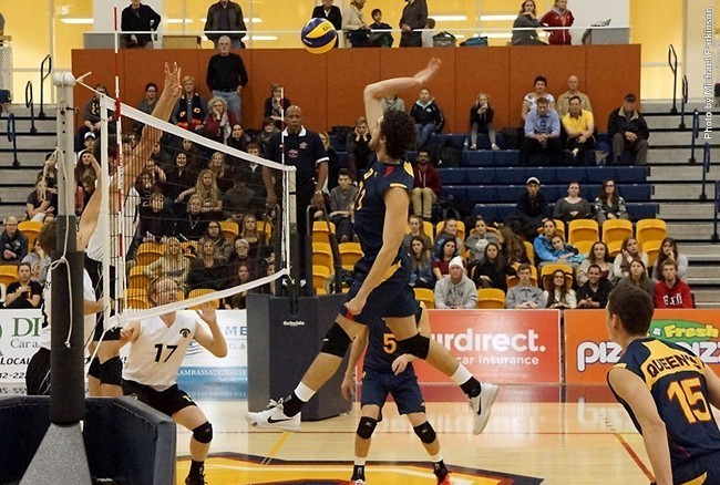 Queen's moves to 1-1 at Waterloo exhibition tournament