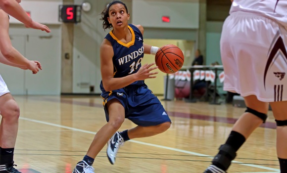 CIS: Lancers end Gee-Gees home undefeated streak, win East Regional