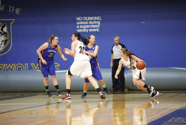 Carleton outlasts Lakehead in defensive tussle at Thunder Selects Tournament
