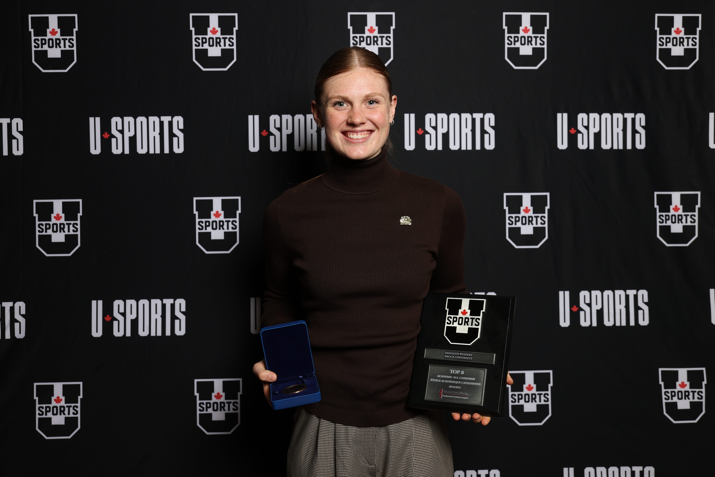 Photo of Brock Badgers Madalyn Weinert with her U SPORTS Award