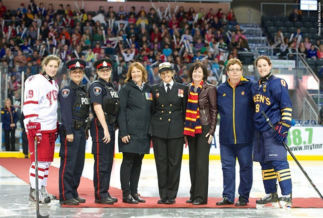 W-HOCKEY ROUNDUP - No. 3 Gaels shut out Lions in front of 1,500 at Homecoming game