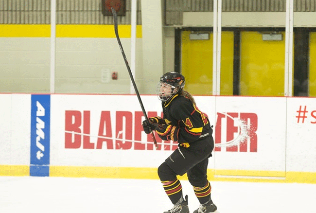 Gryphons edge Varsity Blues 2-1 in shootout