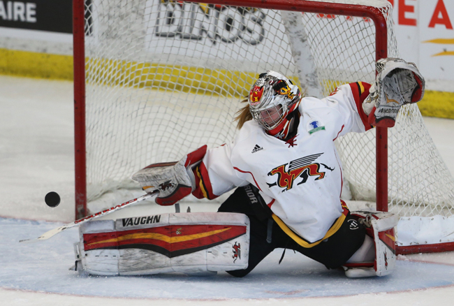 No. 1 Gryphons blank the Tommies at CIS women&rsquo;s hockey championship