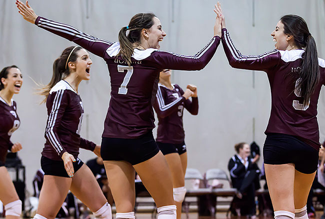 W-VOLLEYBALL WEEKEND ROUNDUP: No. 6 Gee-Gees sweep Gaels