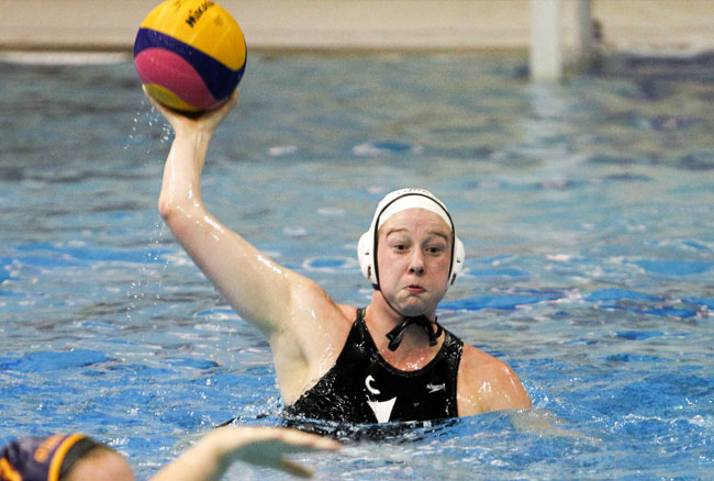 Queen's defeats Carleton 7-5 to open OUA Women's Water Polo Championships
